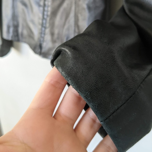 Classic black leather jacket, size small, Danier - Picture 15 of 16